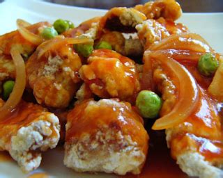 Selanjutnya, masukkan beberapa sendok tepung ke dalam kacang yang sudah dilapisi telur dengan cara ditaburkan. Resep Cara Membuat Masakan Ayam Goreng Tepung Saus Asam ...