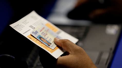 Texas Voter Id Law Does Not Discriminate And Can Stand Appeals Panel Rules The New York Times