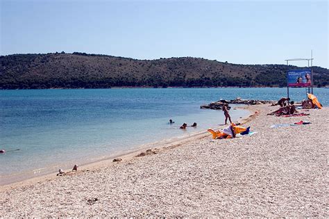 Startseite trogir strände trogir strand pantan. Pantan Strand - Reiseführer von Porta Croatia