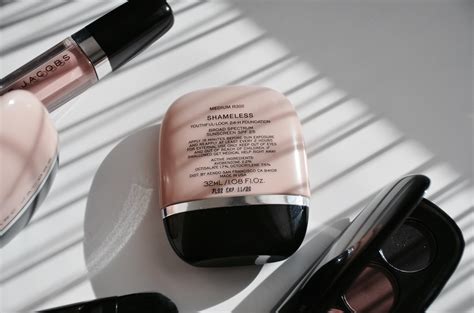 Marc Jacobs Shameless Youthful Look 24h Foundation Spf25 Makeup Sessions
