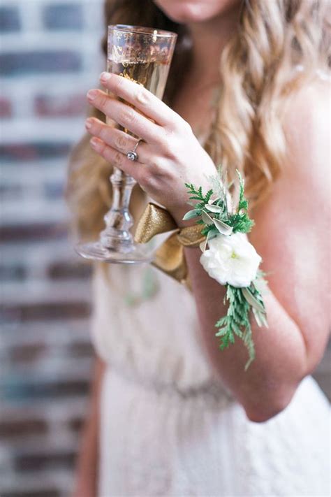 60+ Stylish Wedding Corsage Ideas You Can't Miss! ⋆ BrassLook