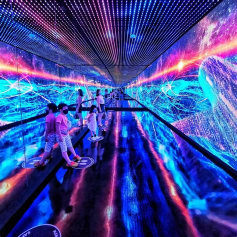 Singapore Flyer new 'Time Capsule' attraction is a multi-sensory ...