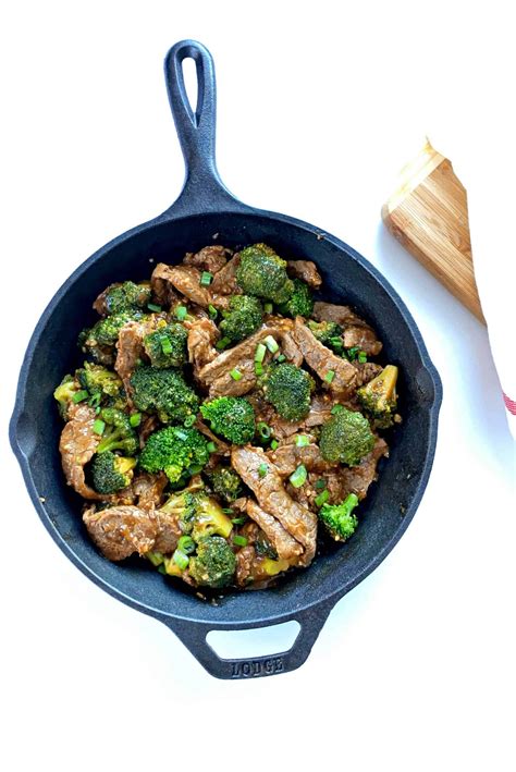 This flavorful, easy beef and broccoli stir fry tastes like it came from a chinese restaurant. Keto Beef and Broccoli - Easy 20 Minute Low Carb Recipe