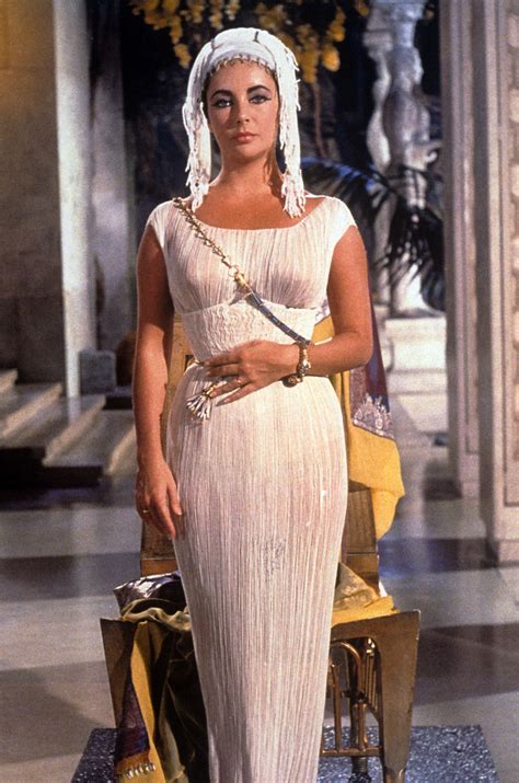 Elizabeth Taylor In A Cleopatra Costume Elizabeth Taylor Jewelry