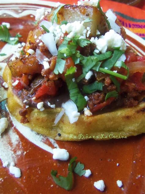 Enjambre de papas con chocolate y nueces. Sopes de Chorizo con Papa (Potato and Mexican Chorizo ...