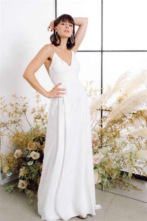 Kaufen preiswerte günstige brautkleider und brautmode mit erstklassiger qualität nach maß.bei milanoo gibt es mehr als 800 wunderschöne brautkleider styles.shoppen sie jetzt ihre trauhafte. Modernes Brautkleid - feminin, elegant, lässig ...
