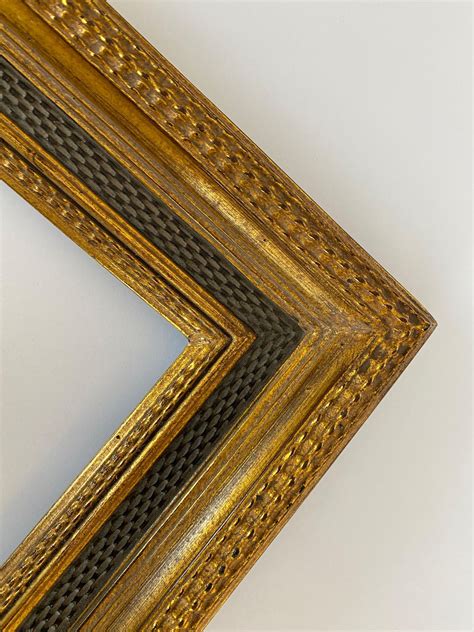 Dutch Style Custom Picture Frame Classic Ripple Distressed Gold Leaf