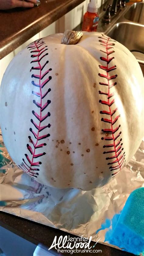 Sports theme bedroom ideas for boys and girls! 10 Baseball and Softball Halloween Pumpkin Ideas