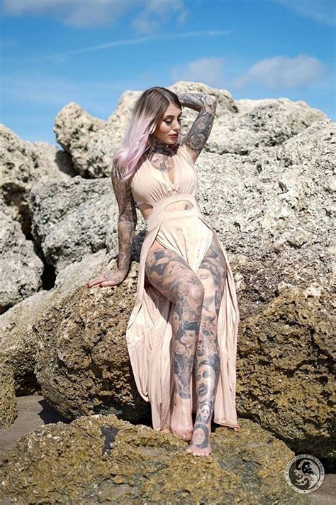 Tattoo Model Sabrina Sawyers Tatuajes