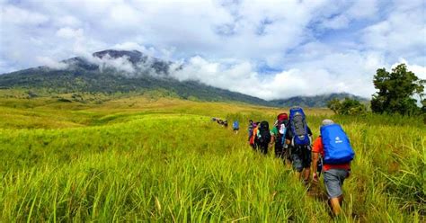 Hiking And Trekking Mount Rinjani Lombok Island Indonesia Hiking Mount Rinjani Package 4 Days 3