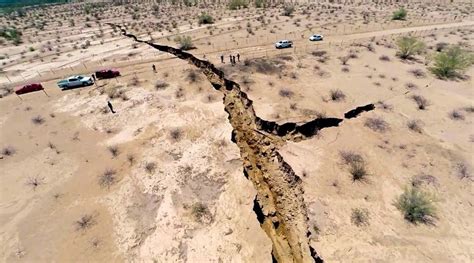 Sinkhole 1 Km Long Trench Opens Up In Mexico Video Earth Changes