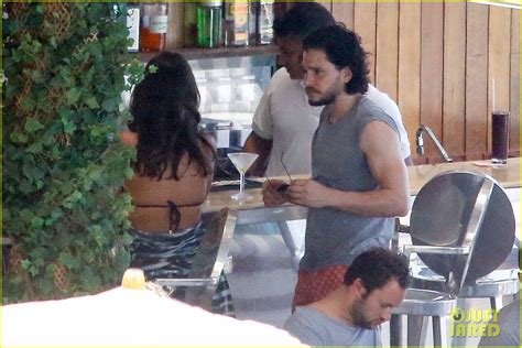 Photo Kit Harington Goes Shirtless Bares Ripped Body Again In Rio