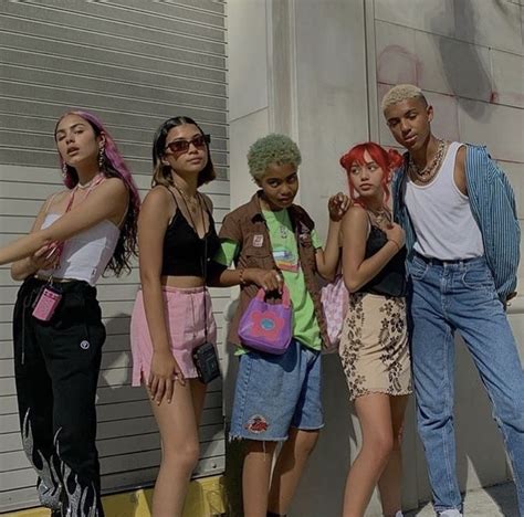 friend group fashion aesthetic photoshoot skater brandy unif fashion cute outfits