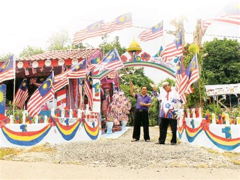 Kayuhan yang dianjurkan oleh kelab basikal tua negeri sembilan (kbtn9). Gambar Hiasan Hari Kemerdekaan - Koleksi Gambar HD