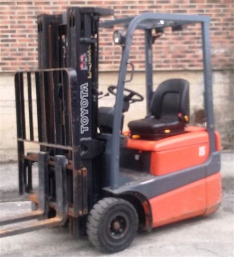 toyota fbesf  electric forklift trucks year