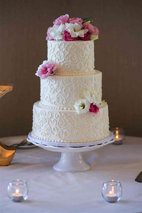 Simple Wedding Cake With Swirls The French Gourmet