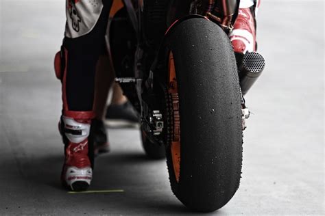 Asymmetric Front And Rear Tyres Brought To Valencia Motogp™
