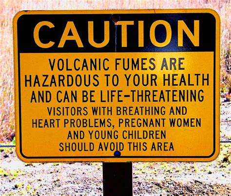 Warning Volcano Eruption Signs