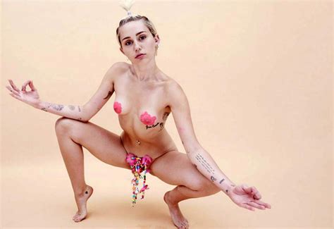 miley cyrus nude leaked pics and real porn [2023 update]