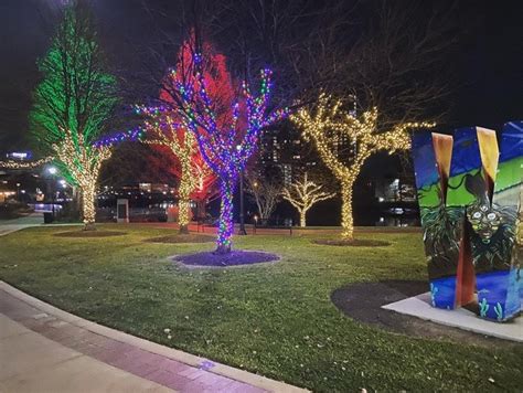 Walk Thru Holiday Lights In Delaware At The Wilmington Riverwalk