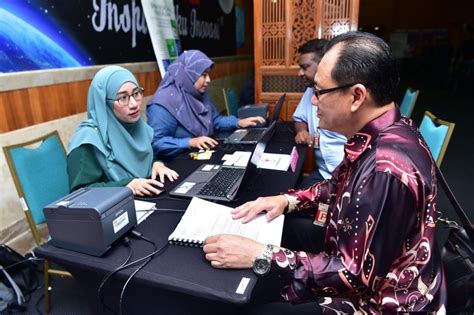 Kementerian sumber manusia, putrajaya, wilayah persekutuan, malaysia. 2,200 pelanggan telah hadir ke program KSM Bertemu ...