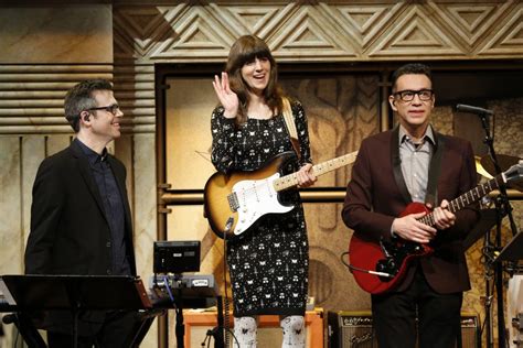 Watch Eleanor Friedberger Sit In With The 8g Band On Late Night With