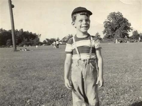 18 Photos Of Stephen King When He Was Young
