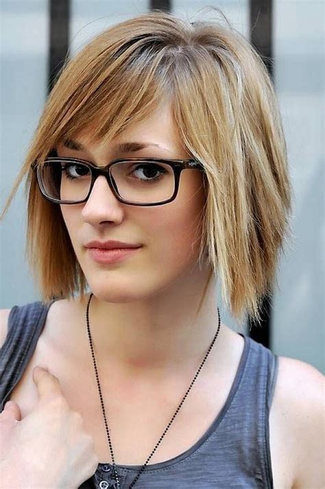 Hairstyles With Glasses To Show The Cute Appearance Short Straight