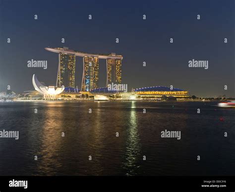 Dh Marina Bay Downtown Core Singapore Evening Night Lights Dusk Marina