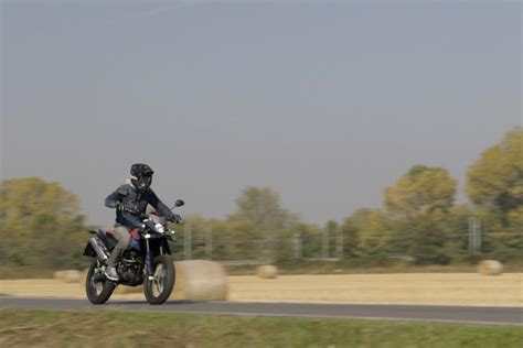 Aprilia Sx Come Va Pregi E Difetti Il Video Motociclismo 28560 Hot