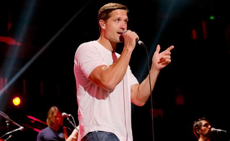 Walker Hayes Gets Nostalgic With 90s Country Iheart