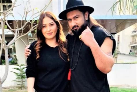 Honey Singhs Wife Shalinis Cryptic Posts On Domestic Emotional
