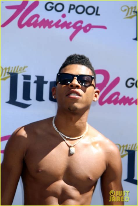 Full Sized Photo Of Bryshere Gray Shows Off Ripped Body At Flamingo