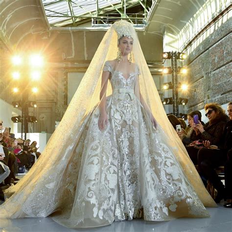 9 Of The Most Expensive Wedding Dresses Of 2020 Expensive Wedding