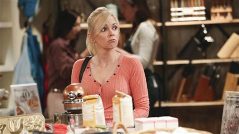 Anna Faris Leaving Mom 8ª Temporada Will Address Christys Absence Mãe