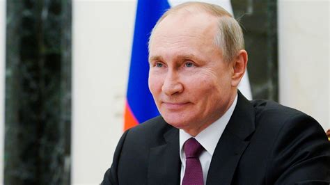 Putin signs law allowing him 2 more terms as Russia's leader | Fox News