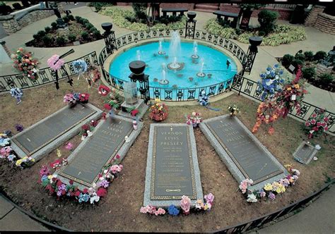 Elvis Fans Trek To Graceland For Vigil On 34th Anniversary Of Death