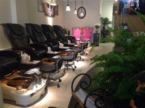 Essential Nail & Spa | Knoxville TN