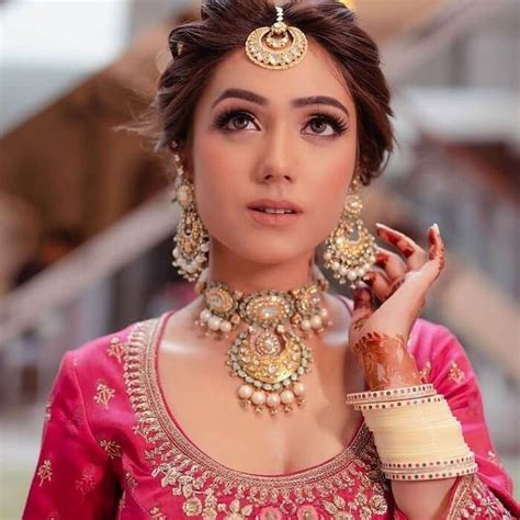 19 Super Dazzling Real Brides That Slayed In The Nude Makeup Look