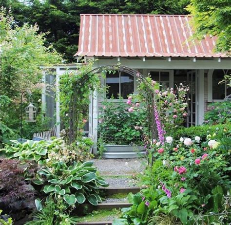 Create An English Cottage Garden In Your Backyard