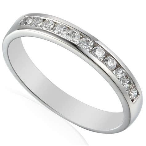 18ct White Gold Diamond Wedding Ring 025ct Round Brilliant Cut