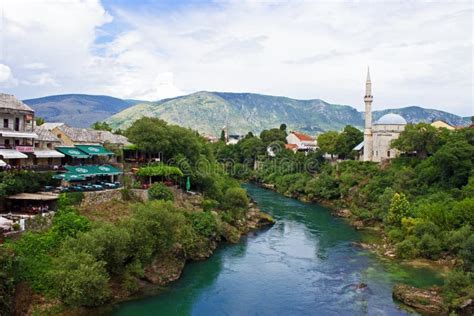 Rivière Neretva à Mostar Bosnie Herzégovine Image éditorial Image Du