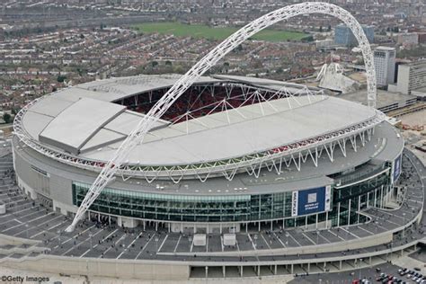 Nachdem london zum austragungsort der olympischen spiele gewählt worden war, musste modernisiert werden. Wembley Stadium