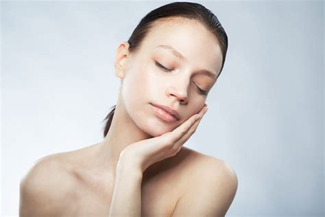 Soothe Your Sensitive Skin With These Tips