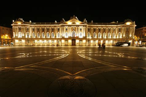 Place Du Capitole Toulouse Arrivalguides