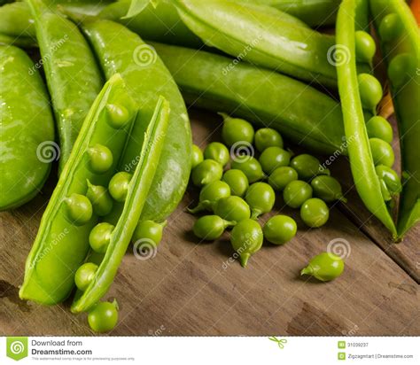 Fresh Shelled Green Peas Stock Image Image Of Peas Carrot 31039237