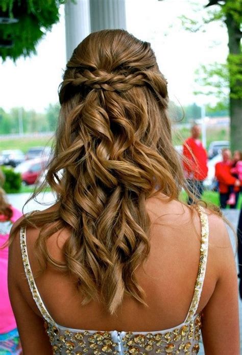 This article will give you an extended list of hairstyles for medium length hairs with highlights. 30 Best Prom Hair Ideas 2019: Prom Hairstyles for Long ...