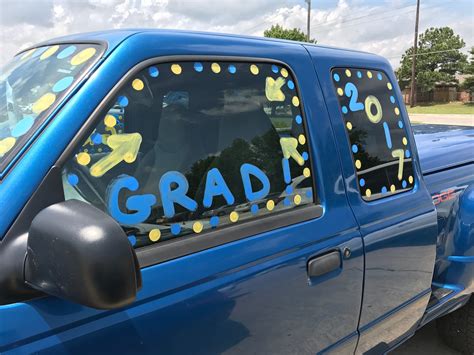 Senior Car Decoration Ideas For Graduation Parade