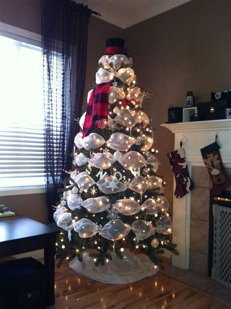 How To Decorate Your Christmas Tree Like A Snowman Snowman Christmas