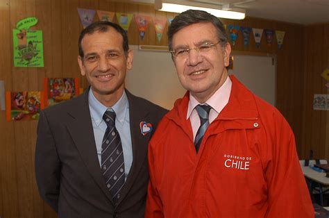 Lázaro calderón volochinsky received an undergraduate degree from universidad de santiago de. Entrega Escuela Santa Clara en Talcahuano | Lázaro ...
